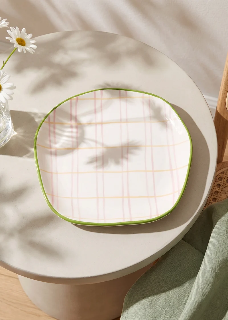 Ceramic plate with hand-painted chequered design - 15 cm