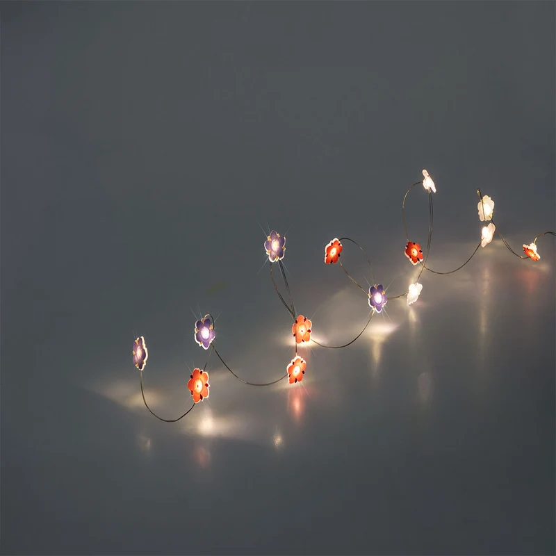 String lights - Purple and pink flowers