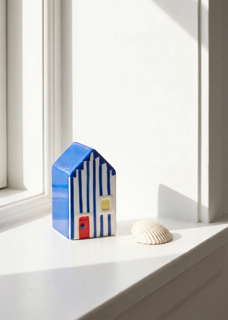 Decorative blue striped beach house - 10 cm