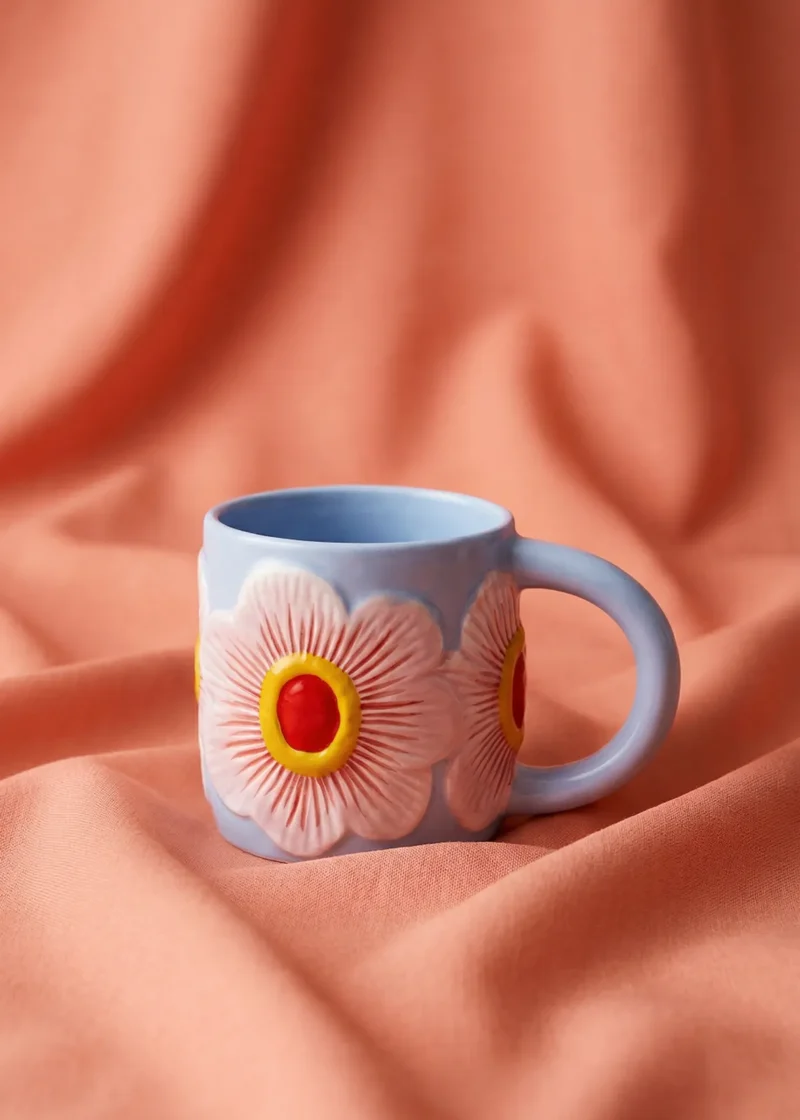 Blue mug with big embossed flowers - 420 ml