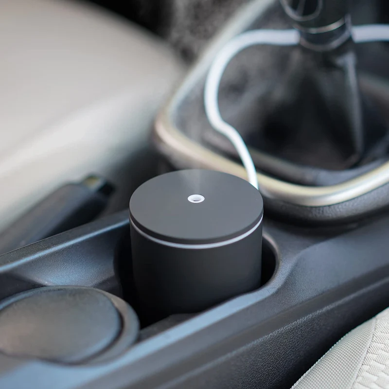 Diffusore di aromi agli oli essenziali Umidificatore a nebbia fredda per auto ufficio viaggio con luci colorate (alimentato tramite USB 60 ml)