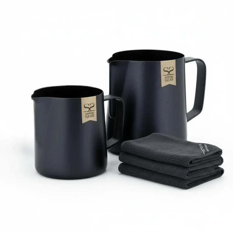 Barista Startpaket (Nero) - 2 Brocche per Latte & 3 Panni da Barista